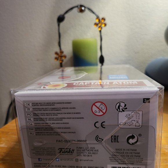 DC Super Heroes Captain Atom 2020 Wondrous Convention Exclusive Funko Pop - Picture 6 of 6